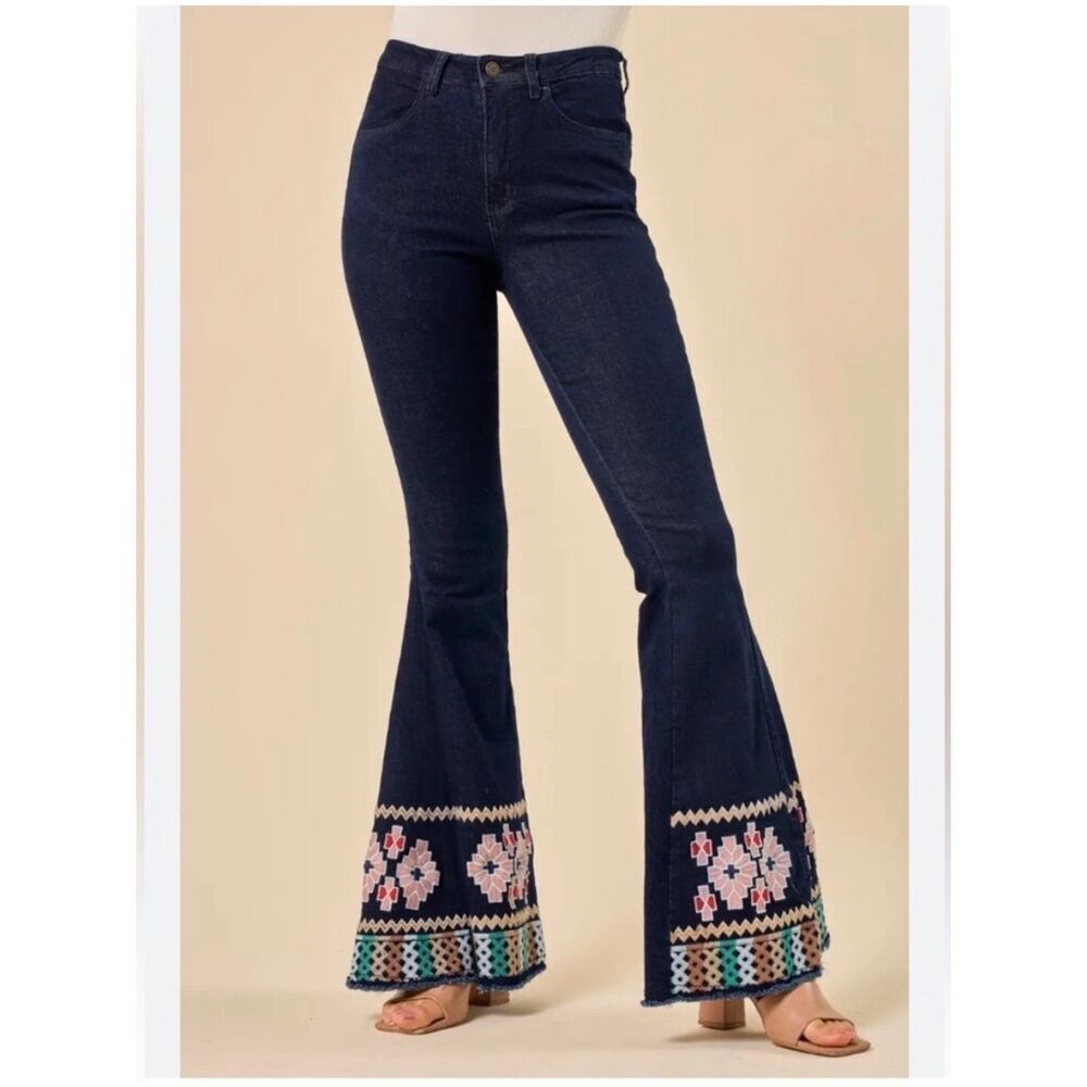 Saints & Hearts Bell Tribal Flare Embroidered Jeans Dark wash NWT Small Boho